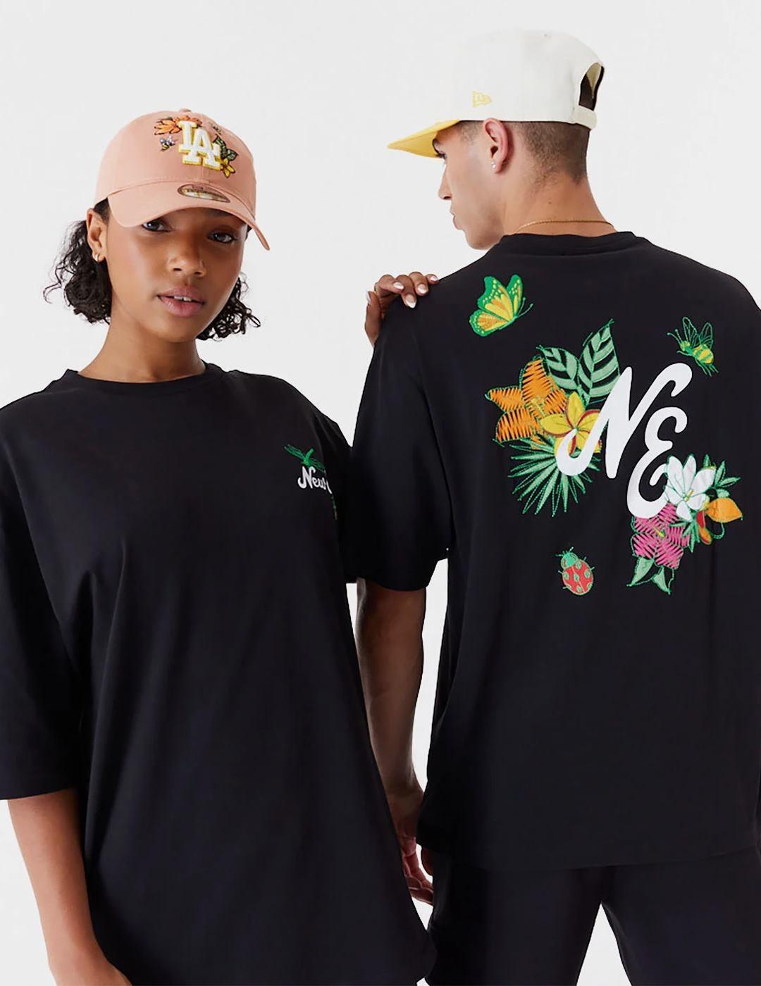 Camiseta New Era Floral Graphic Oversized Negro